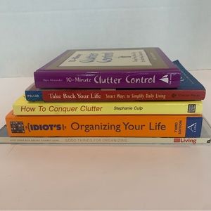 Organizing books, clutter and cleaning books. 5 books to help Organize!